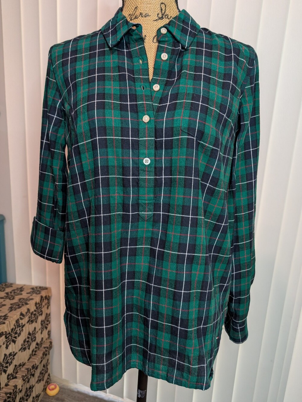 Tommy Hilfiger Navy And Green Plaid Pullover Top